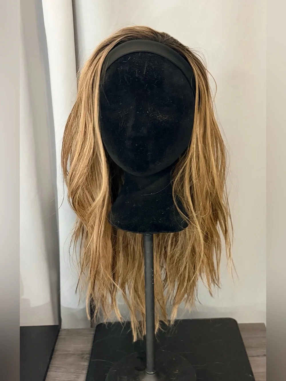 CHELSEY SMITH CROWN Headband Wig Long Straight Medium Blonde Highlighted